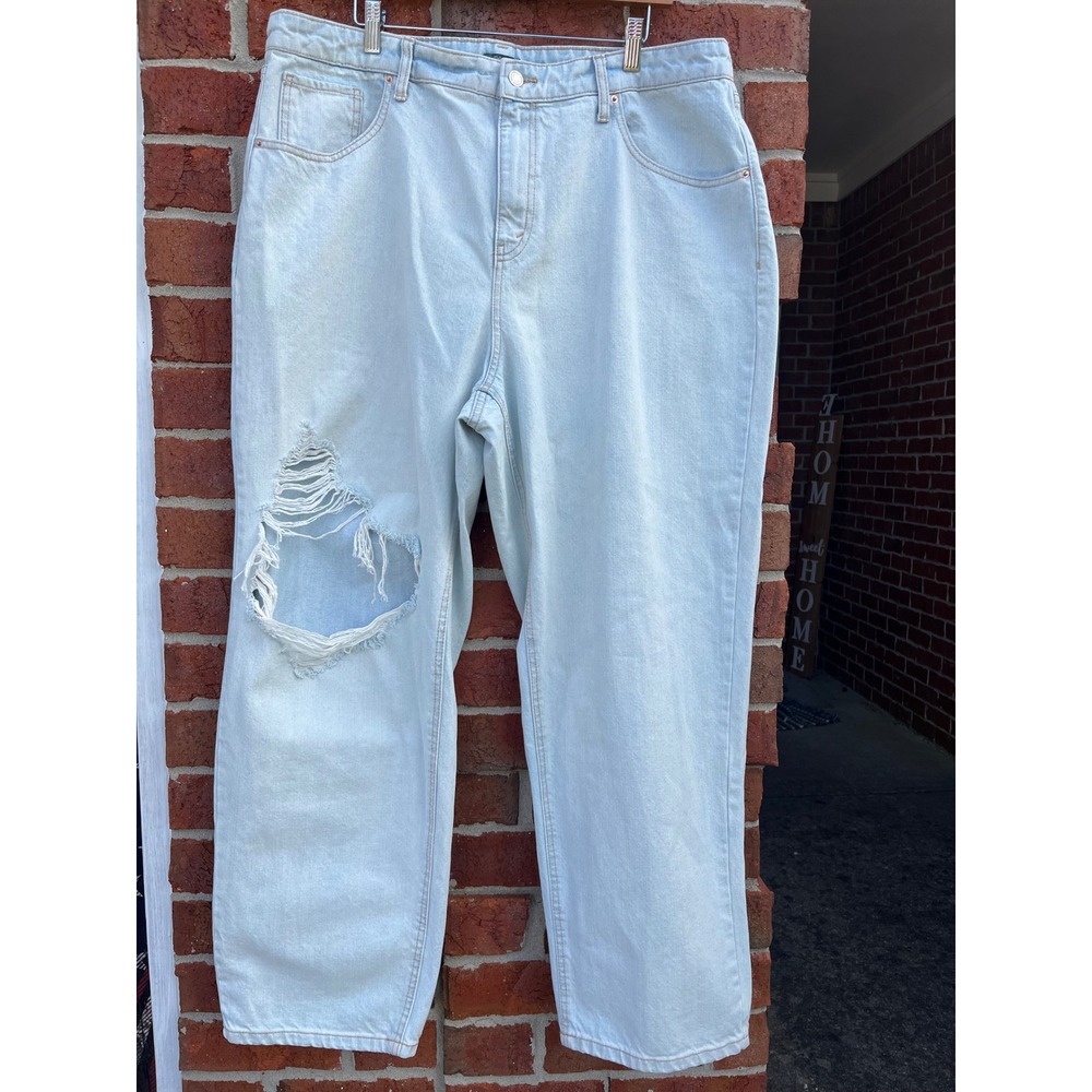 Wild Fable Light Wash High-Rise 90s Relaxed Straight Distressed Jeans Size 17